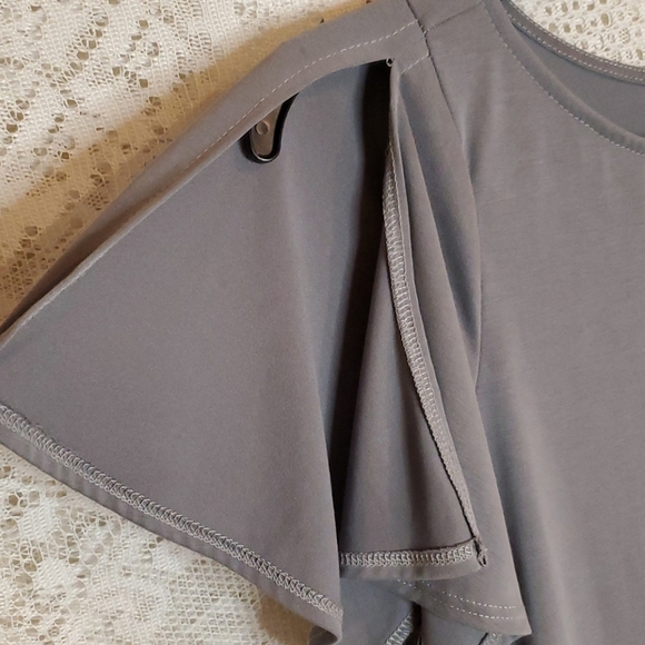 Green Envelope Los Angeles Grey top - Picture 9 of 16